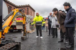 Graham Cartwright, Managing Director at Forth Engineering, demonstrates the Emergency Response Mini Digger