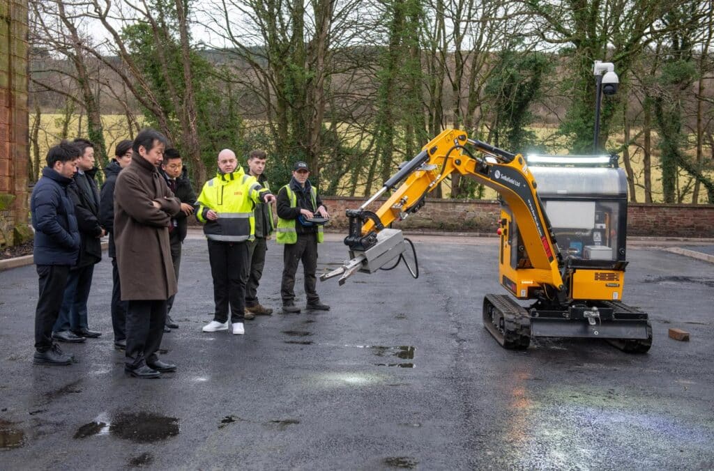 Graham Cartwright with the Japanese delegation